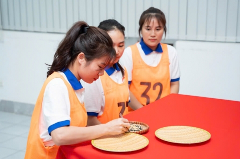 NHÀ MÁY BÁCH HÒA MIỄN PHÍ CHƯƠNG HÓA ĐÀI TRUNG 100 NAM NỮ ĐĂNG KÝ NGAY NHÀ MÁY BÁCH HÒA MIỄN PHÍ CHƯƠNG HÓA ĐÀI TRUNG 100 NAM NỮ ĐĂNG KÝ NGAY