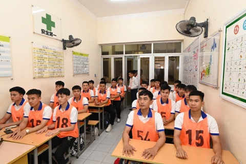 NHÀ MÁY BẢO NHẤT LINH KIỆN MÁY BAY BOEING ĐÀI NAM 