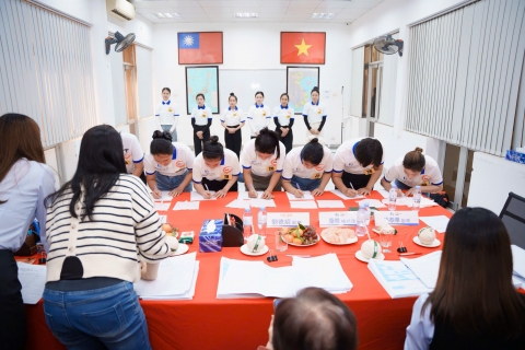 Chi phí xuất khẩu lao động (XKLĐ) Đài Loan năm 2027 dao động khoảng 4.500 –  cho đơn hàng công xưởng/hộ lý 3 năm, và chỉ từ 1.500 – 1.800 USD (dưới 40 triệu VNĐ) 