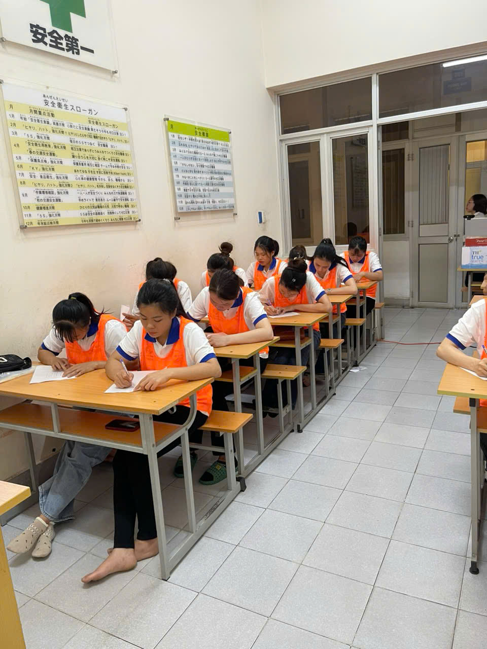 XKLD ĐÀI LOAN MIỄN PHÍ NHÀ MÁY DIỆU HOA ĐÀI BĂC 100 NỮ ĐIỆN TỬ