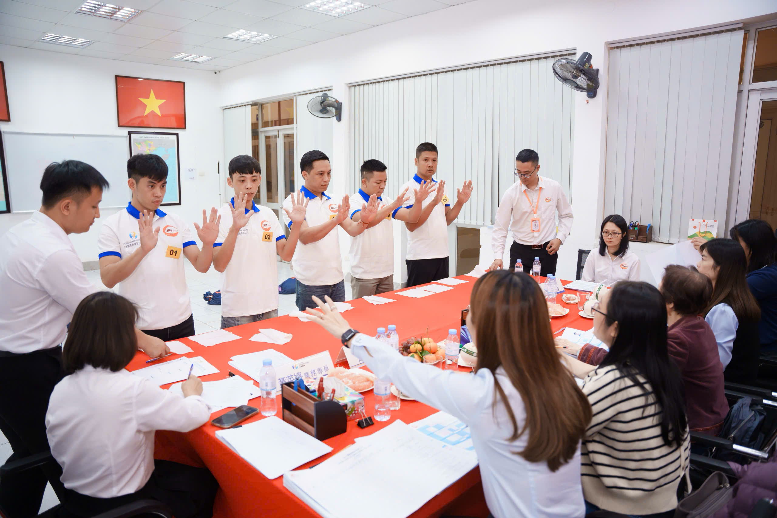 Đơn hàng đi Đài Loan cho cặp vợ chồng chủ yếu thuộc lĩnh vực nông nghiệp (trồng trọt, chăn nuôi), chế biến thực phẩm, hoặc xưởng cơ khí/may mặc