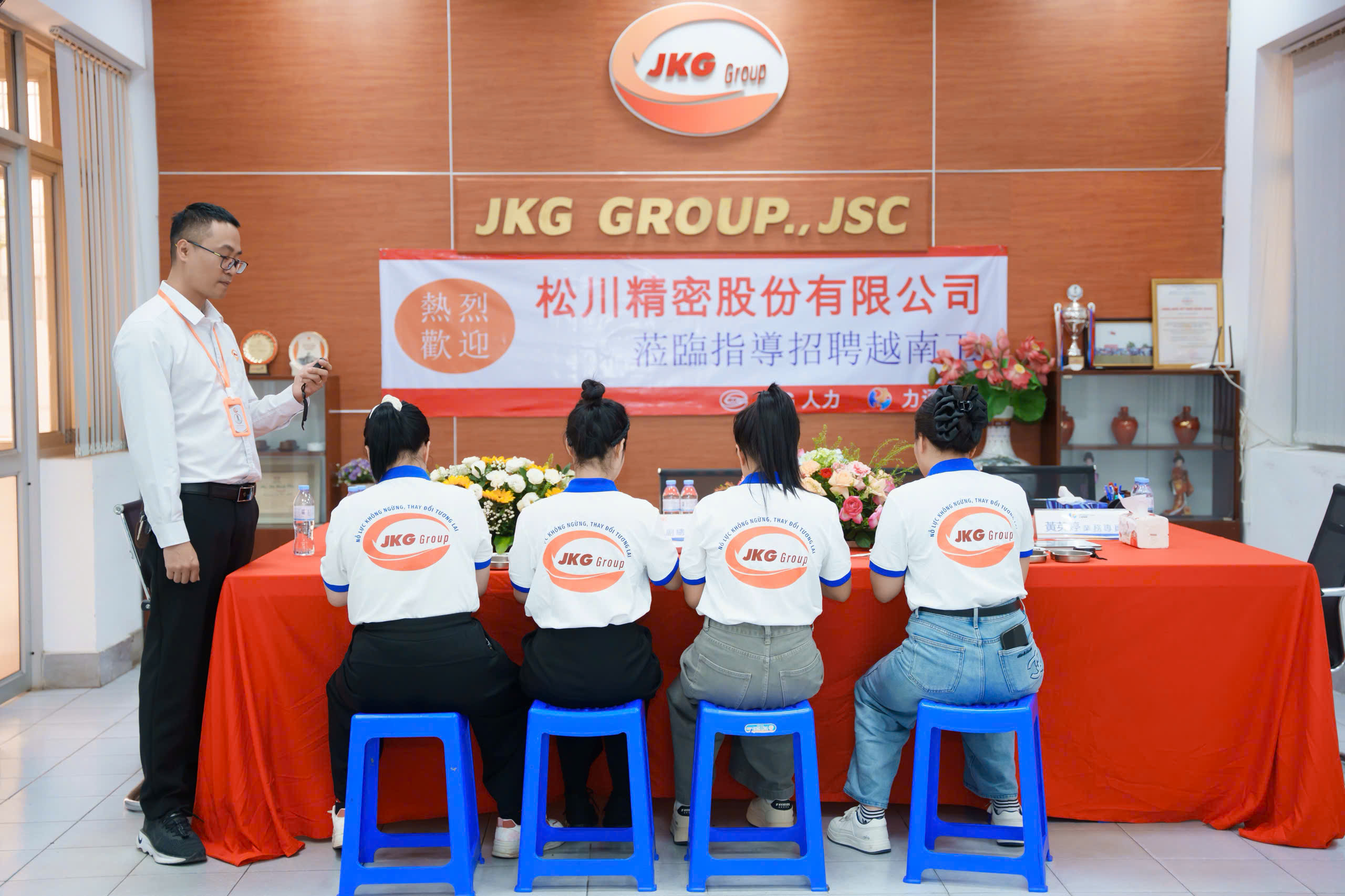 NHÀ MÁY ĐIỆN TỬ TÙNG XUYÊN LẤY CẢ NAM NỮ KHU GIA NGHĨA XKLD ĐÀI LOAN